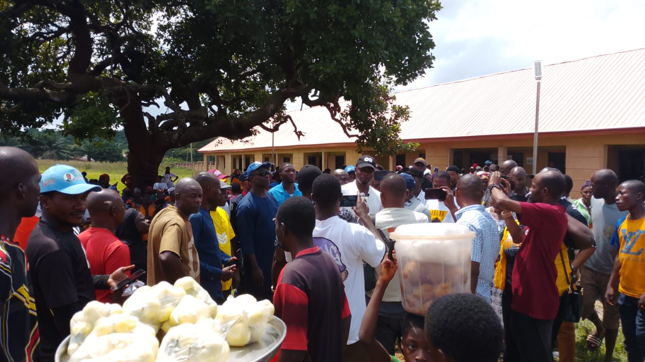 Edo LG Poll: APC Chairmanship Candidate Sunny Ekpeson Casts Vote at Iviukwe Primary School, Expresses Confidence in Victory