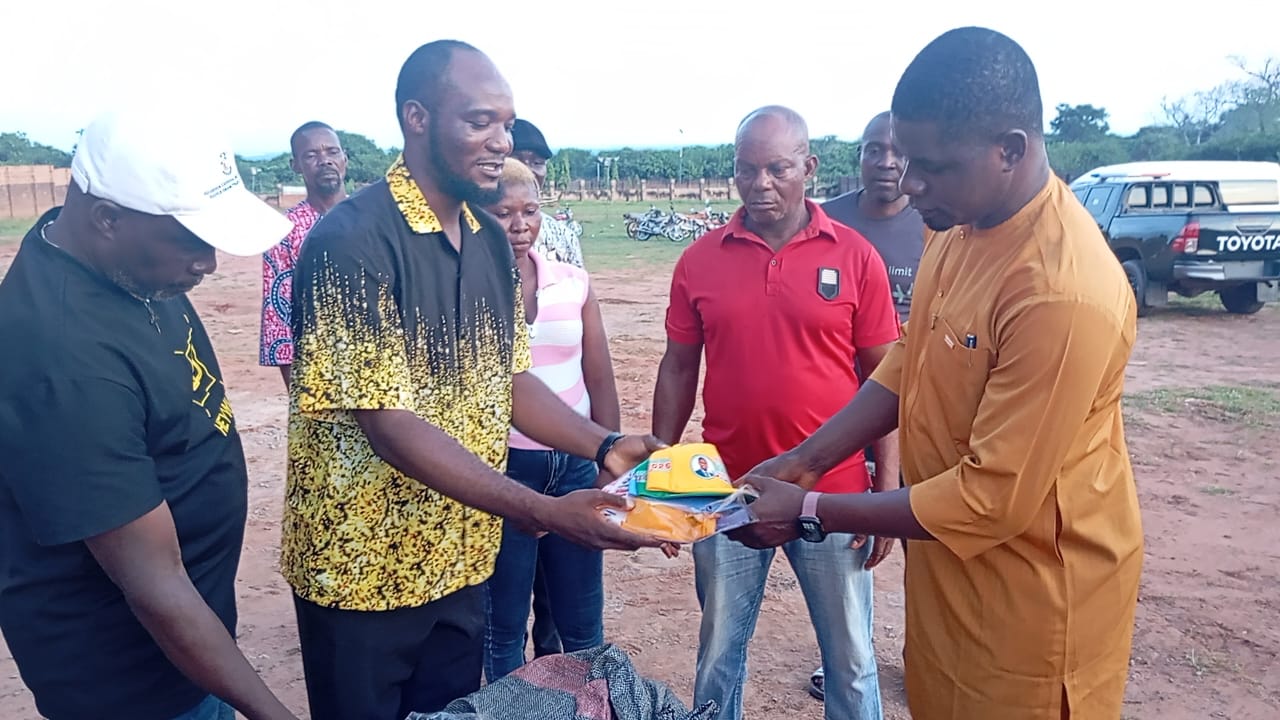 "Rocks of Iviukwe Rally Behind 'Their Son' as Diaspora Group Presents Campaign Materials to Sunny Ekpeson Ahead of Edo LG Polls"