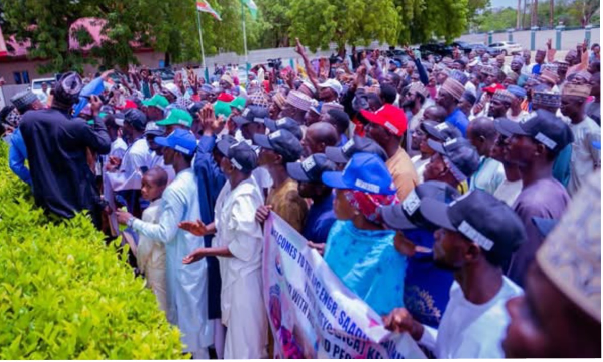 Over 10,000 ADC, PDP Members Defect To APC In Kebbi