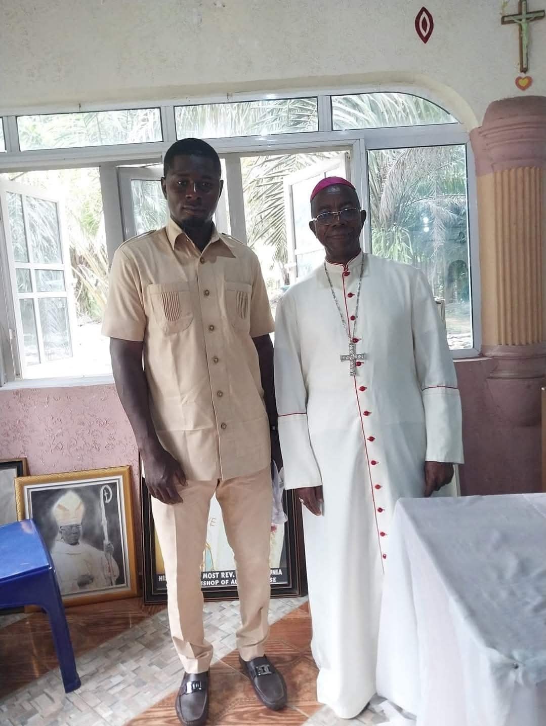 Etsako East Council Boss Sunny Ekpeson Donates ₦2m To Auchi Catholic Cathedral Harvest As Bishop Dunia Rains Blessings