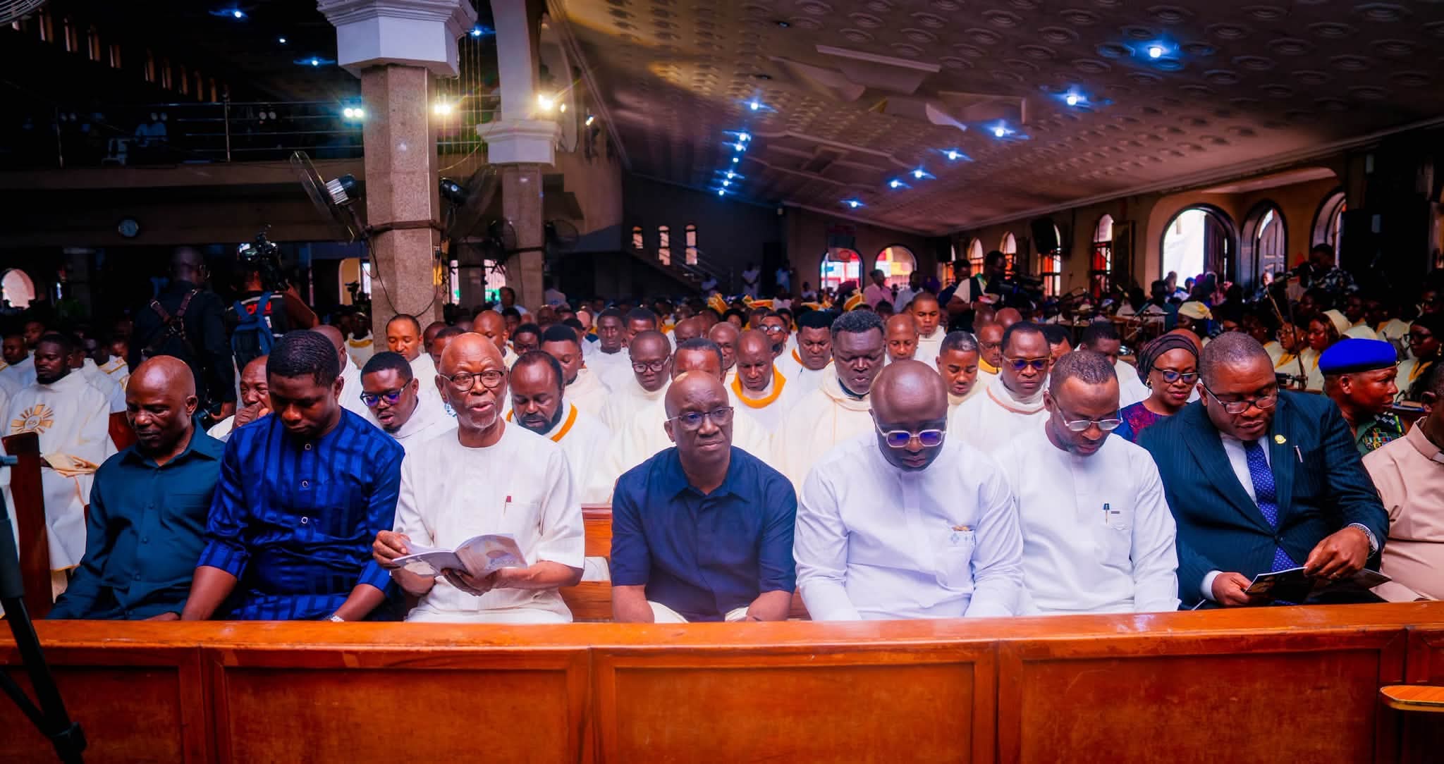 Edo ALGON Boss Sunny Ekpeson Joins Gov. Okpebholo, Dignitaries To Receive Remains Of Late Archbishop Akubeze In Benin [SEE PHOTOS]
