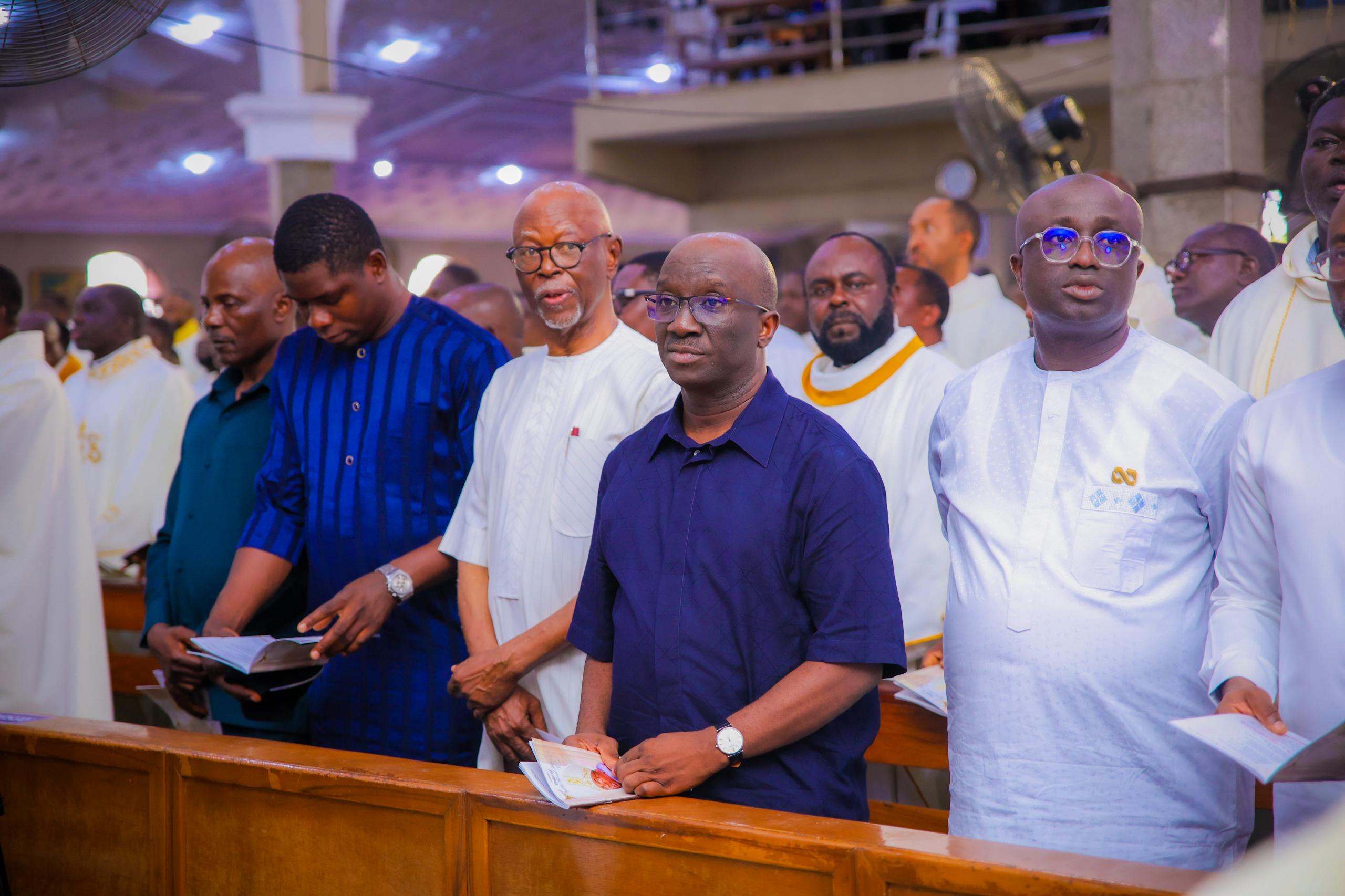 Edo ALGON Boss Sunny Ekpeson Joins Gov. Okpebholo, Dignitaries To Receive Remains Of Late Archbishop Akubeze In Benin [SEE PHOTOS]